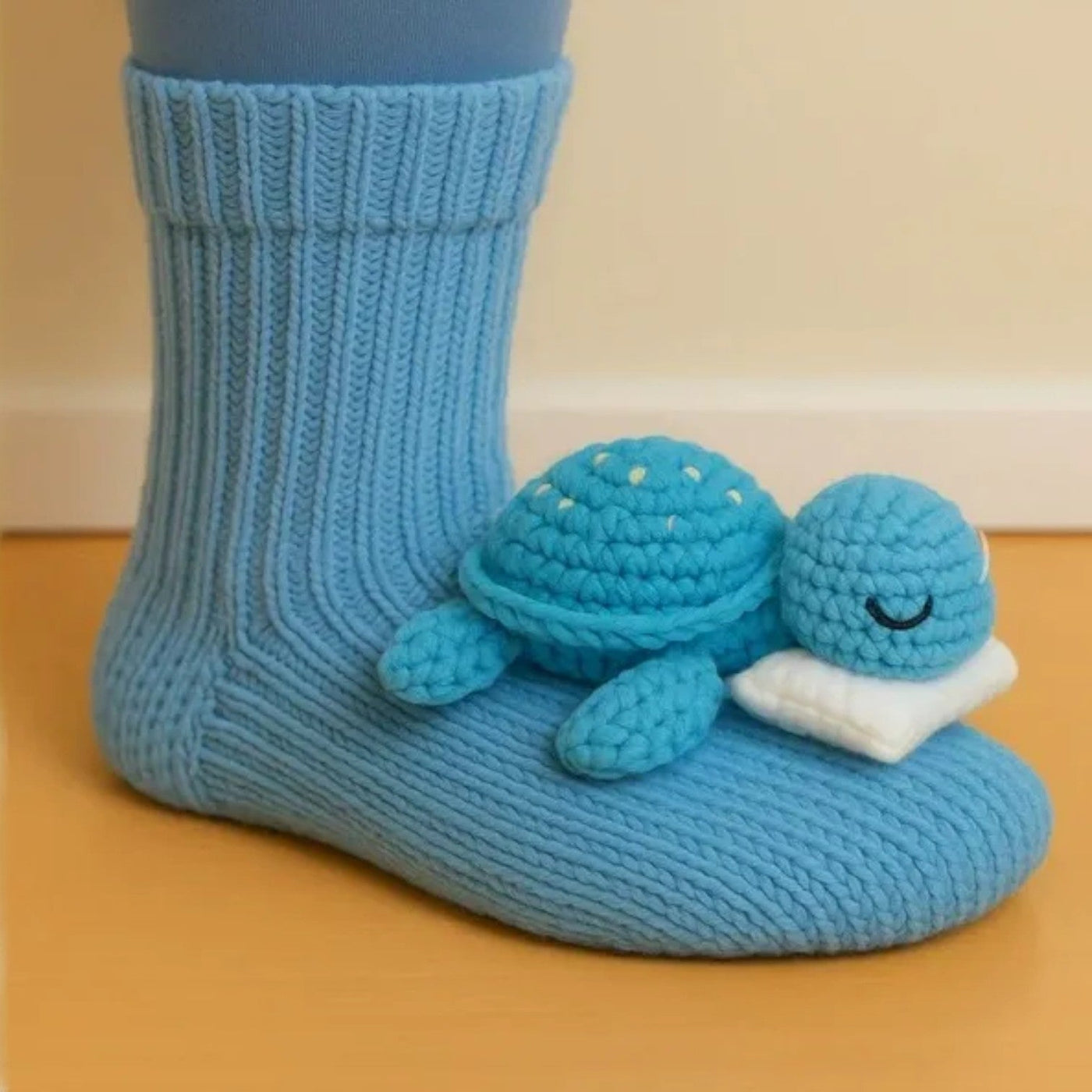 Cozy Turtle Pattern Socks